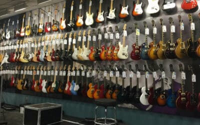 Comment choisir sa première guitare ?